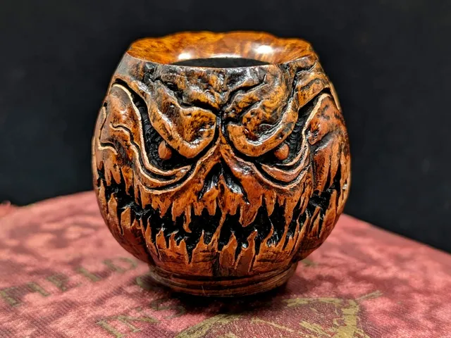 trever-talbert-pipe-bowls-foyer-falcon-halloween-2-citrouille image 1