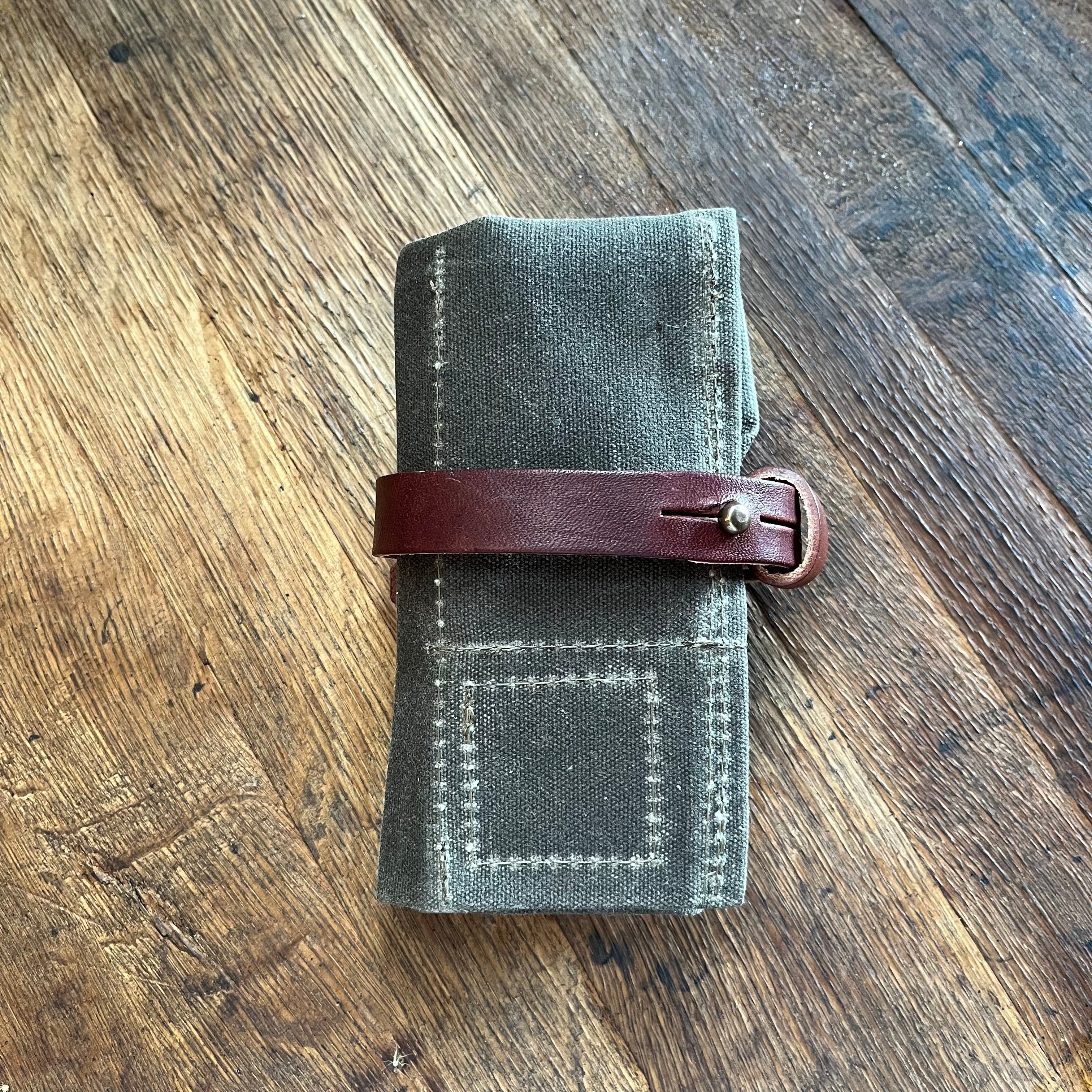moonshine-pipe-roll-bradley-mountain-trousse-toile-field-tan image 1