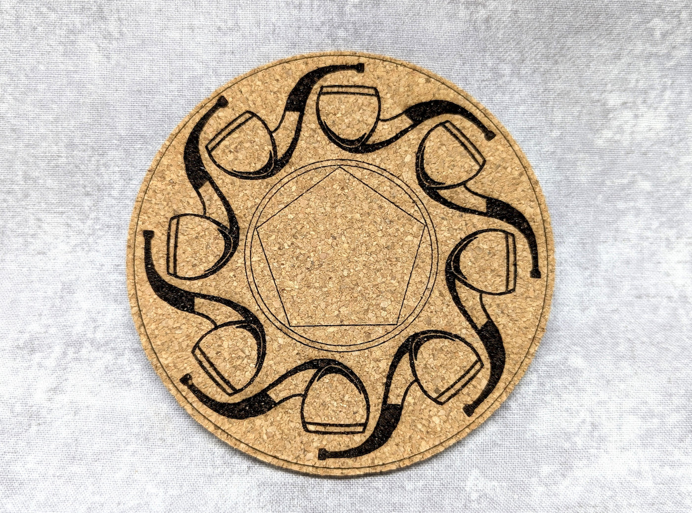 trever-talbert-pipe-circle-sous-verre-rond-dessin-pipe image 1