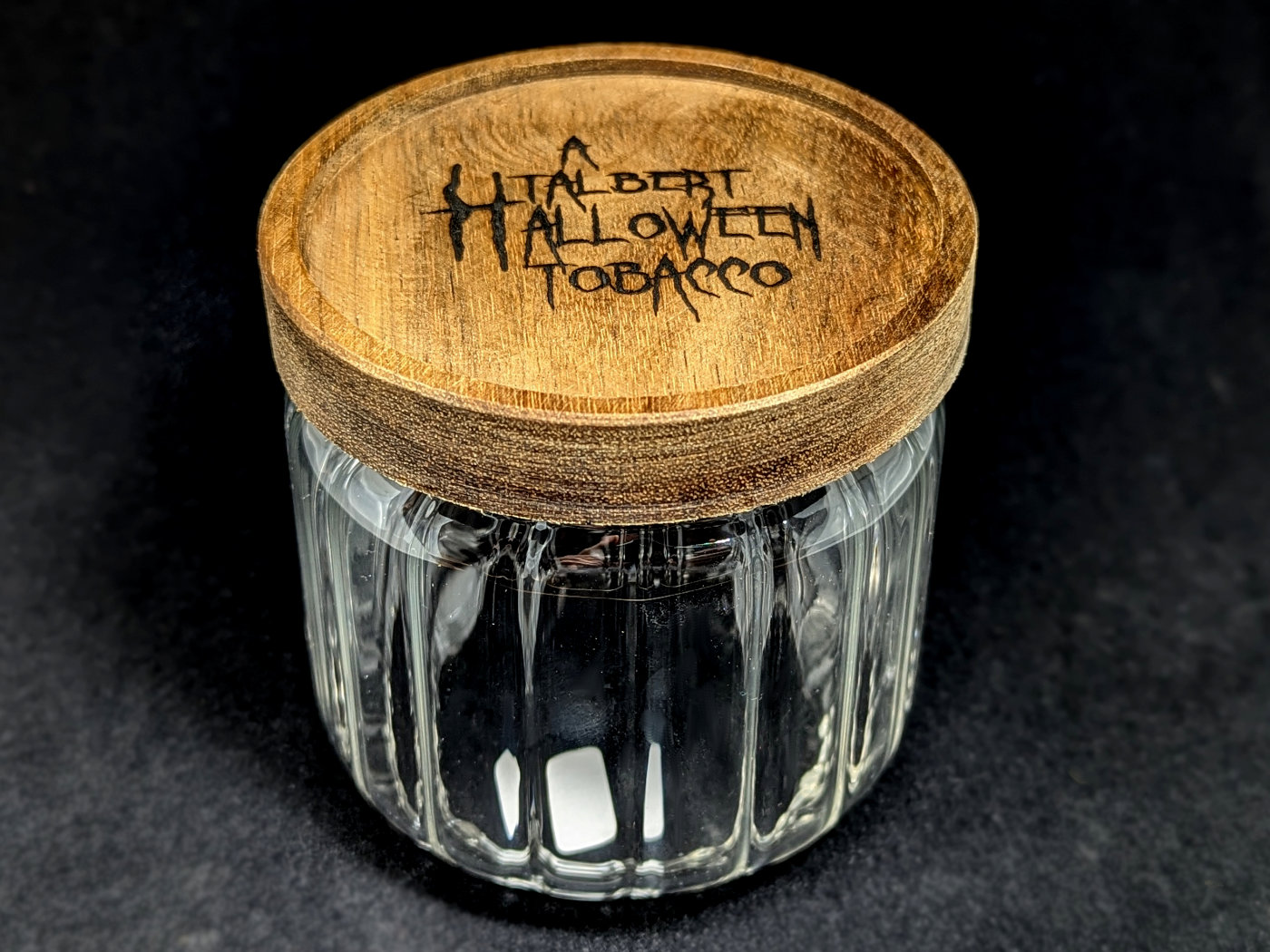 trever-talbert-humidors-bo-te-tabac-halloween-compacte image 1