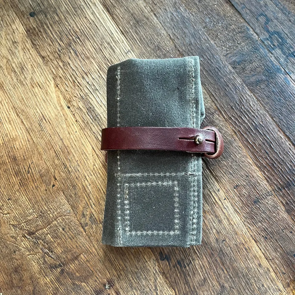moonshine-pipe-roll-bradley-mountain-trousse-toile-field-tan image 1