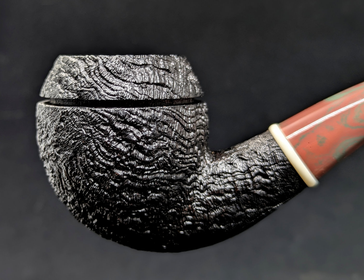 trever-talbert-yule-pipe-bruy-re-24yuletb-chambre-large image 3