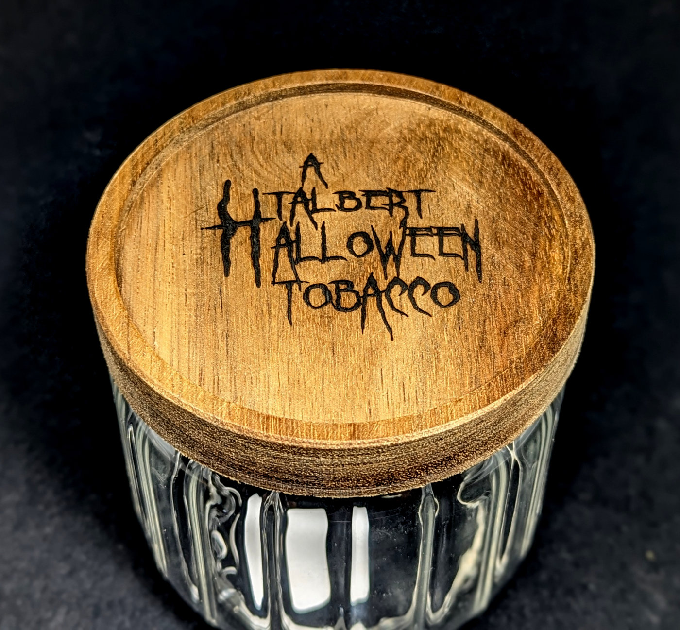 trever-talbert-humidors-bo-te-tabac-halloween-compacte image 2