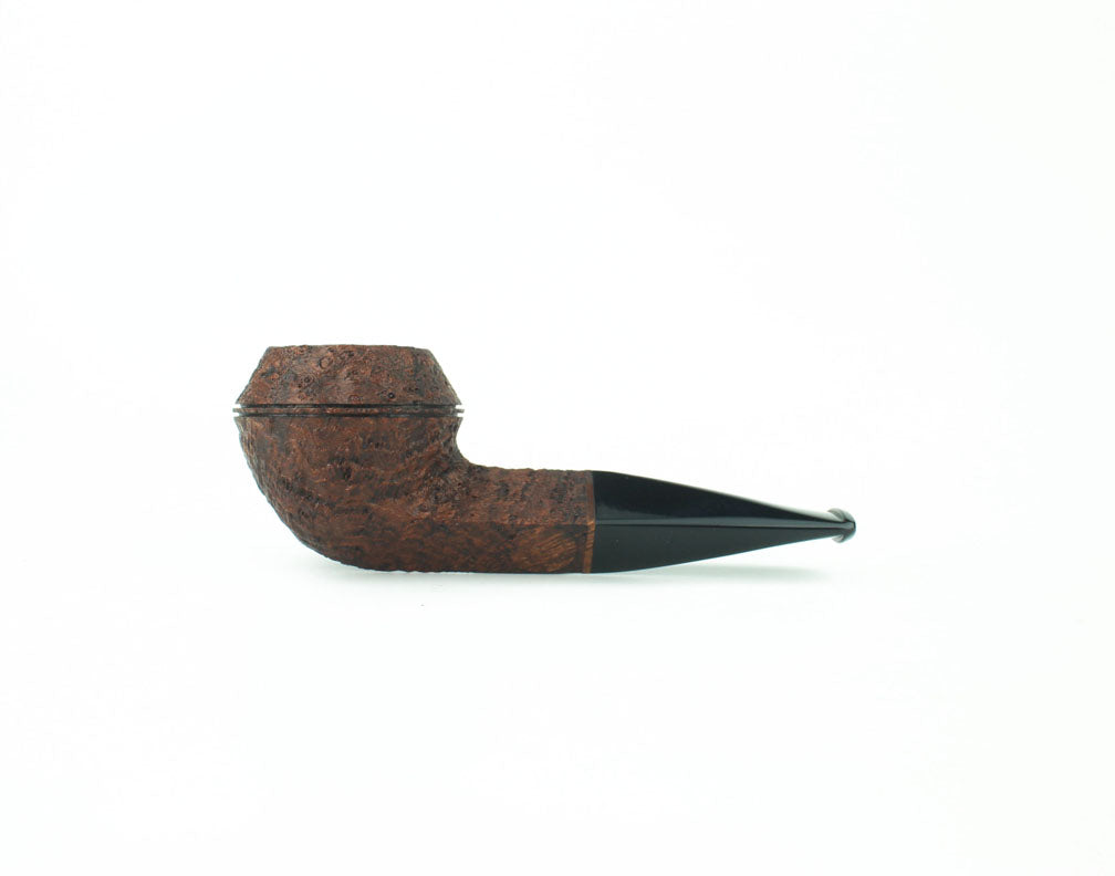 briarworks-classic-c53-pipe-tabac-bulldog-droite-rustiqu-e-fonc-e image 1