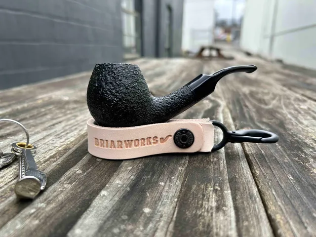 briarworks-bradley-mountain-porte-cl-s-repose-pipe-cuir image 1