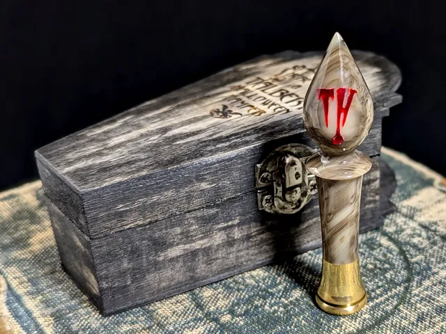 trever-talbert-halloween-tamper-bourre-pipe-laiton-fait-main image 1