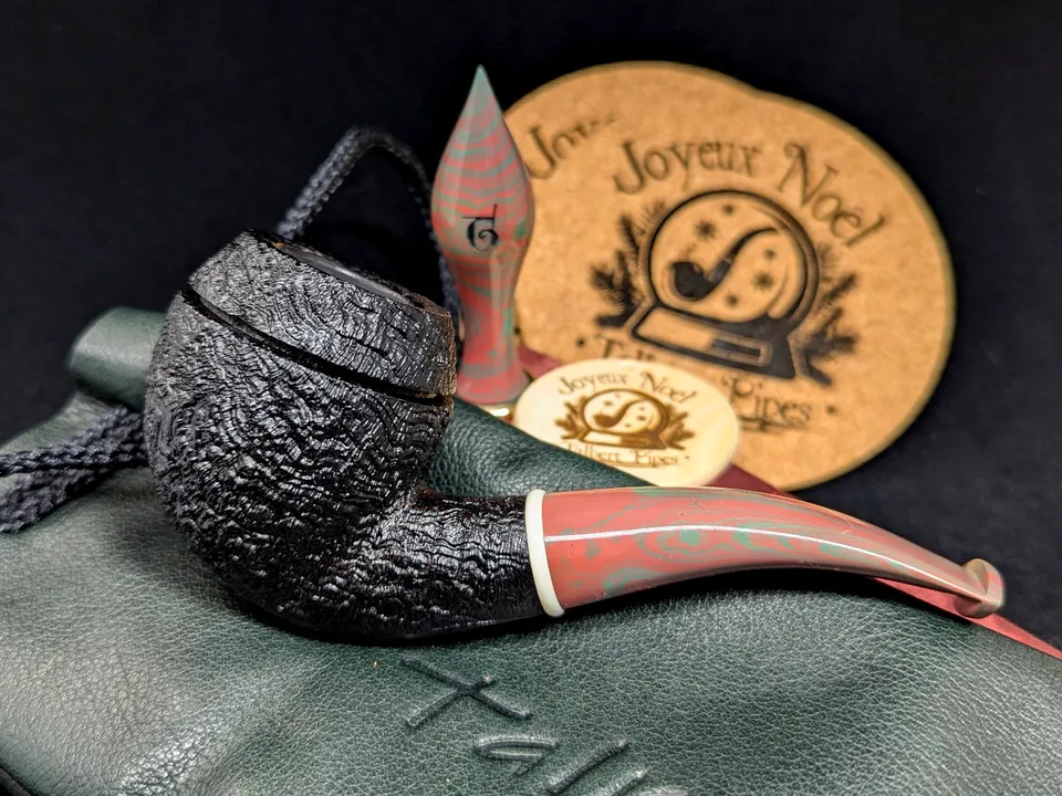 trever-talbert-yule-pipe-bruy-re-24yuletb-chambre-large image 1