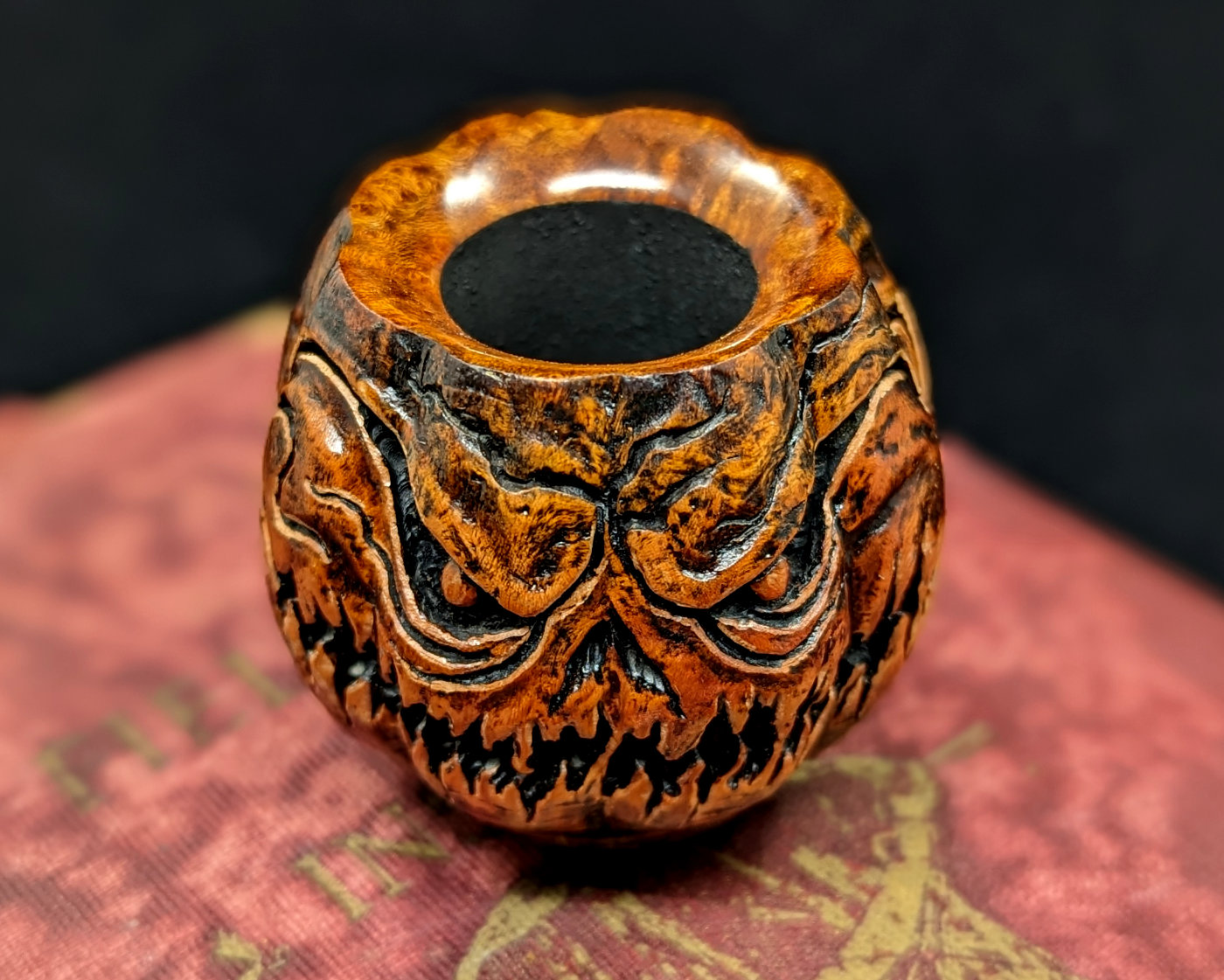 trever-talbert-pipe-bowls-foyer-falcon-halloween-2-citrouille image 4